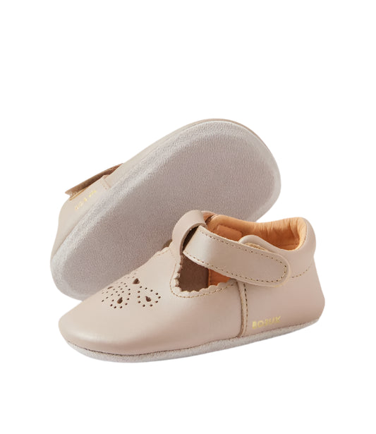 Ss Flutterheart Pre Gold Leather Flat Shoes