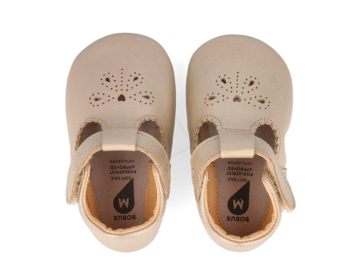 Ss Flutterheart Pre Gold Leather Flat Shoes