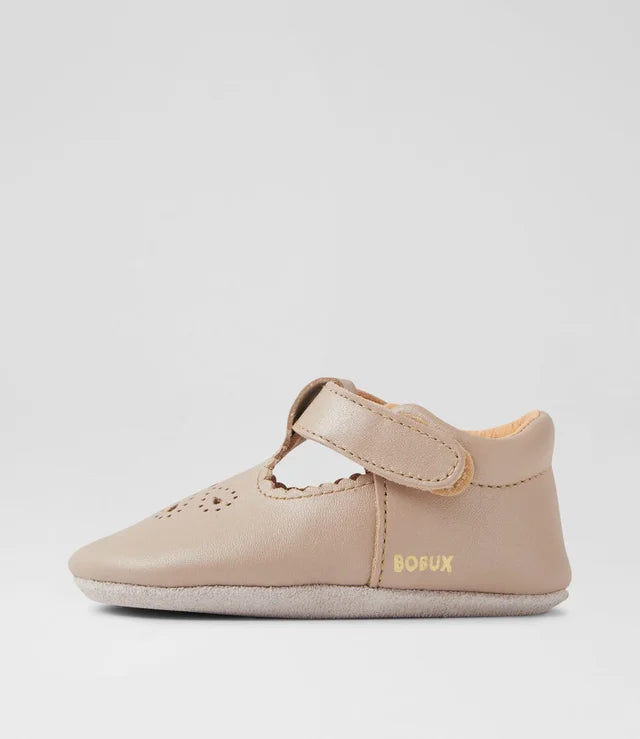 Ss Flutterheart Pre Gold Leather Flat Shoes